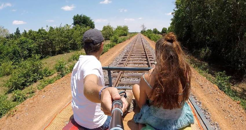 2-Day Battambang Adventure from Siem Reap to Phnom Penh